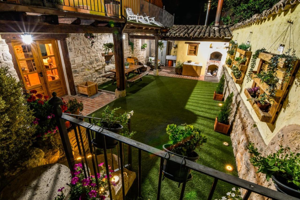 La Mora Cantana Castrojeriz Buitenkant foto