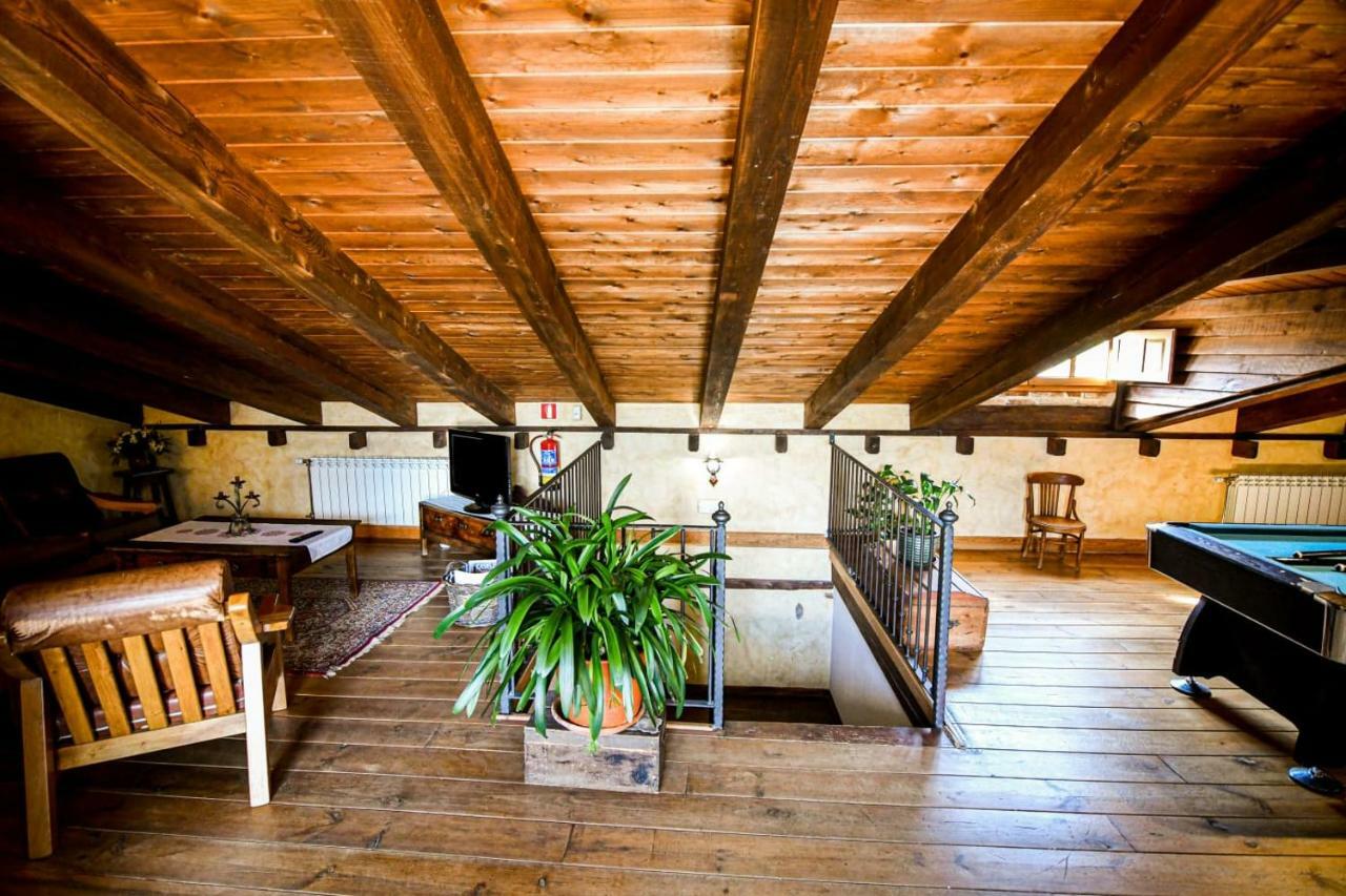La Mora Cantana Castrojeriz Buitenkant foto